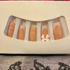 False Nails Do It Yourself Flesh Tone White French Tip Press On Nails. NWOT.